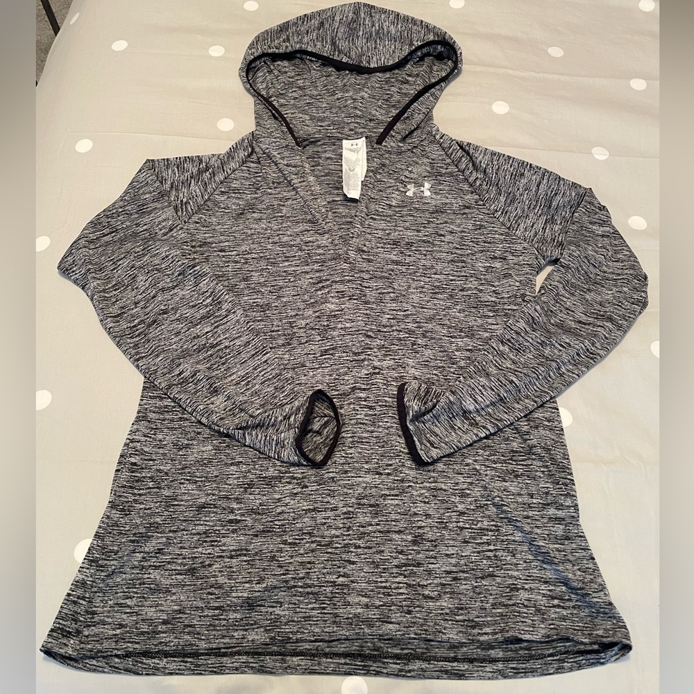 Women’s large UA hoodie